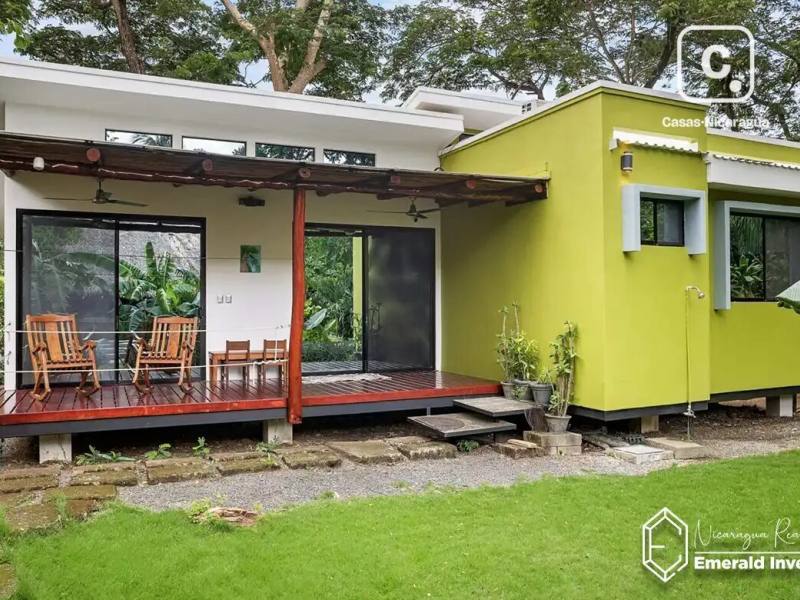 Casa de 2 habitaciones en 371 m² en Hacienda Iguana, Tola