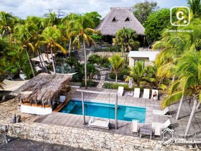 Beach house for sale in El Transito, León – 8 beds, 225 m²