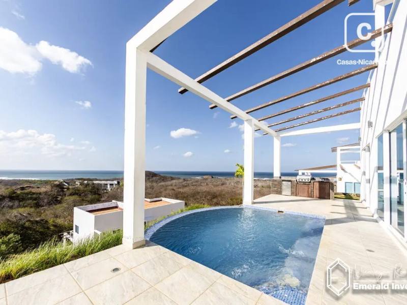 Casa de 3 habitaciones en 458 m² en Surf Ranch Popoyo, Tola