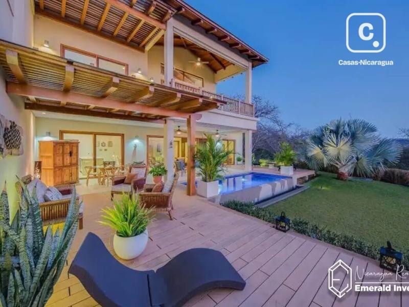 Villa de 5 habitaciones en 386 m² en Guacalito de la Isla, Tola