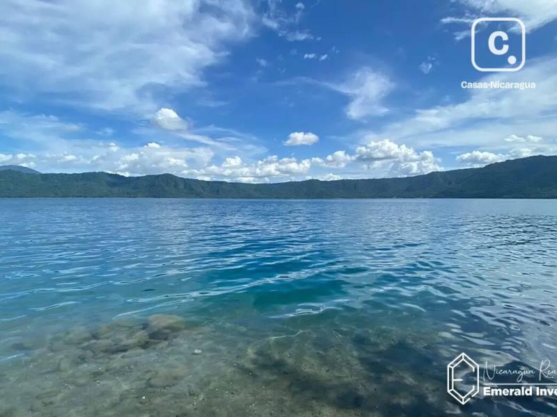 Terreno lacustre de 1,861 m² en la Laguna de Apoyo, Granada