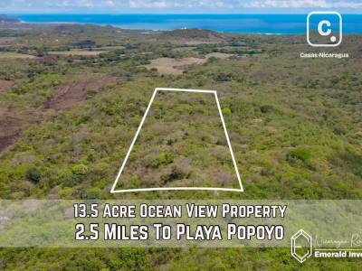 Terreno de 54,632 m² con vista al mar en Playa Popoyo, Tola