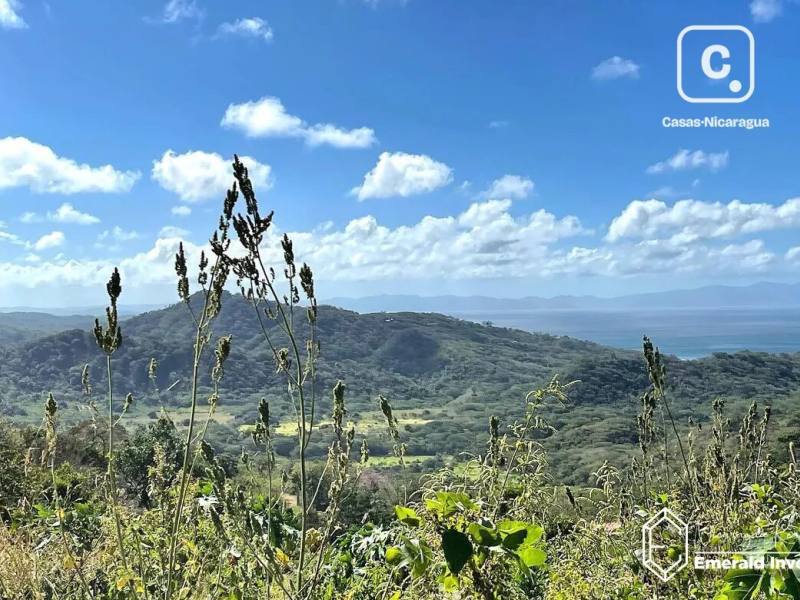 Lote de 4,906.5 m² con vista al mar en Big Sky Ranch, San Juan del Sur