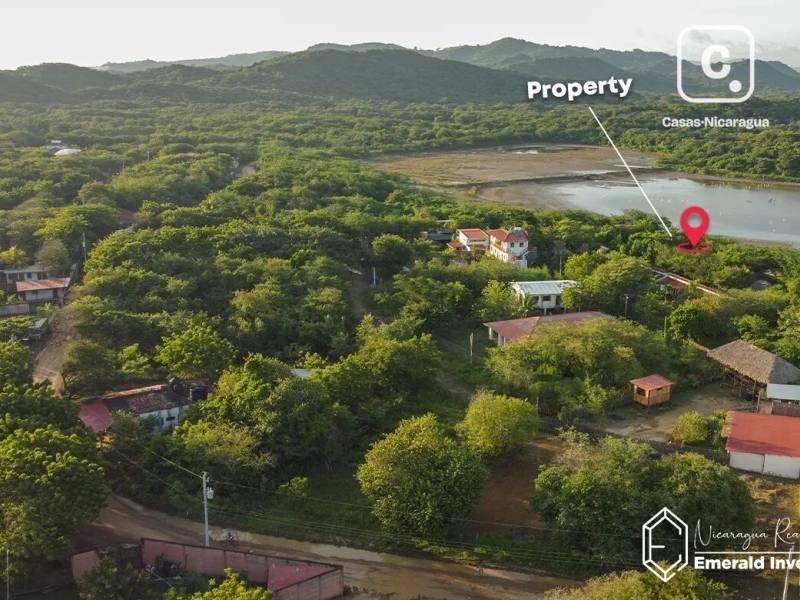 Local comercial de 801.7 m² a 1,120 metros de Playa Guasacate, Tola