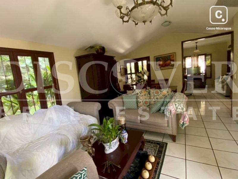 House for sale in Lomas de Montserrat, Managua – 3 beds, 180 m²