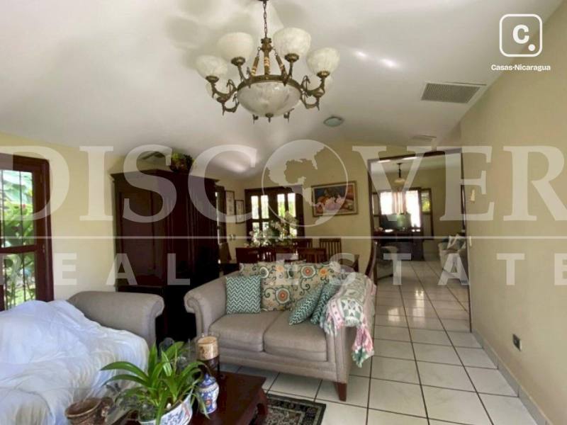 House for sale in Lomas de Montserrat, Managua – 3 beds, 180 m²