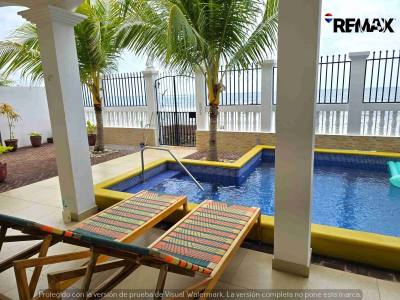 Beach house for sale in León – 3 beds, 400 m²