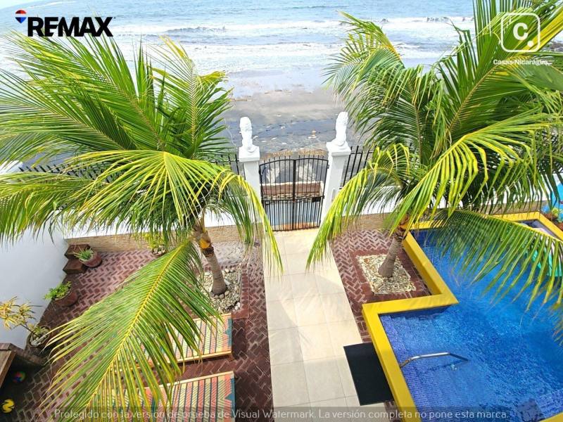 Casa de playa en venta en León – 3 hab, 400 m²