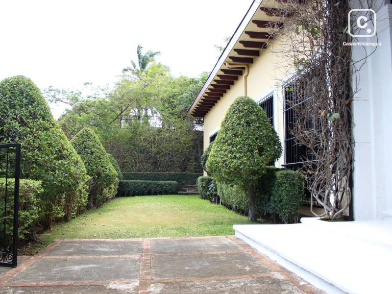 House for sale in Managua – 3 beds, 3,498 m²