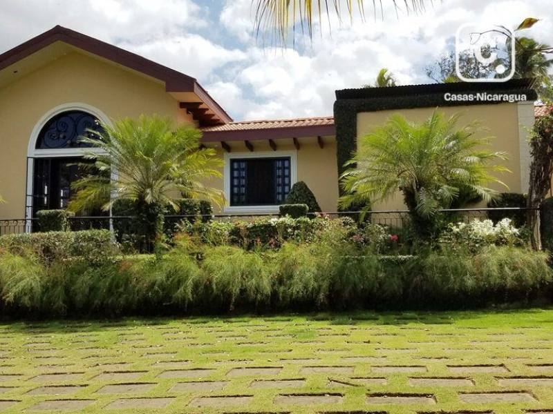 House for sale in Managua – 3 beds, 3,498 m²
