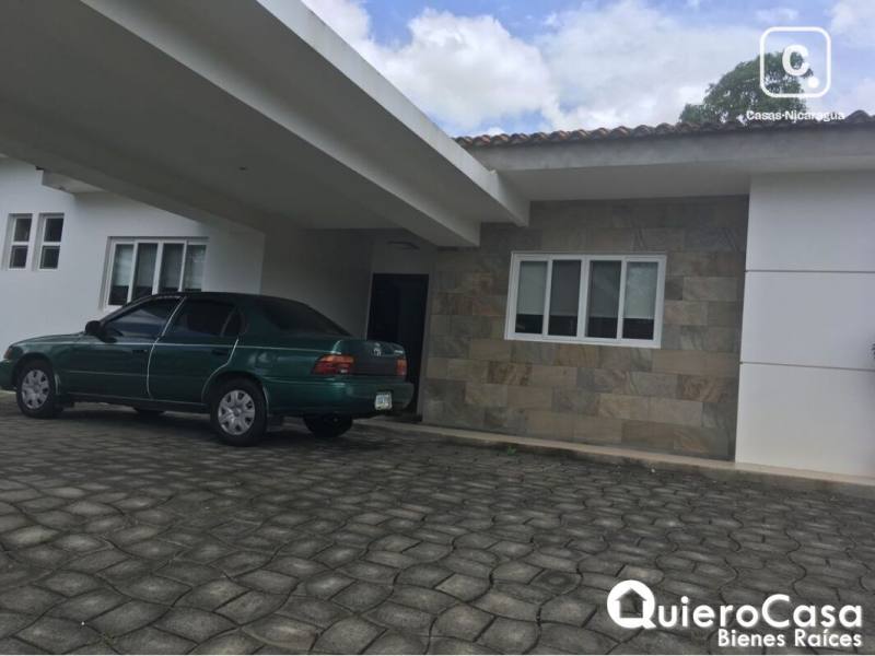 Casa en alquiler en Santo Domingo, Managua – 3 hab, US$ 2,500/mes