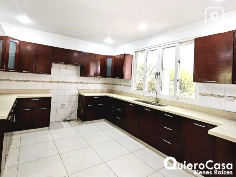 House for rent in Santo Domingo, Managua – 3 beds, 370 m²