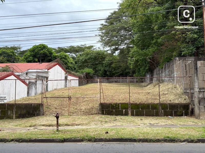 Casa en alquiler en Villa Fontana, Managua – 1,431 varas²