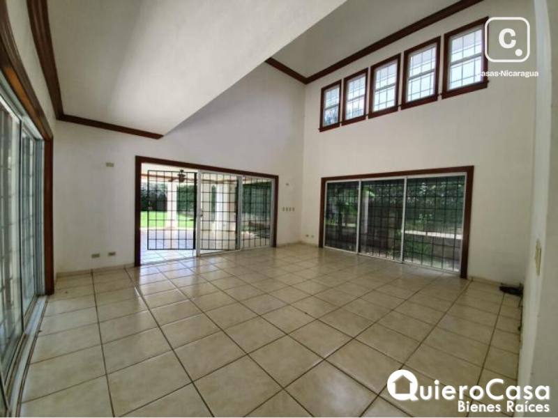 Casa en venta en Santo Domingo, Managua – 4 hab, 330 m²