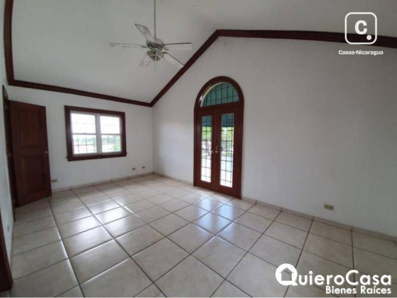 Casa en venta en Santo Domingo, Managua – 4 hab, 330 m²
