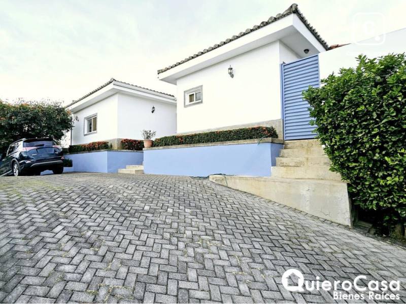 Casa en venta en Santo Domingo, Managua – 3 hab, 280 m²