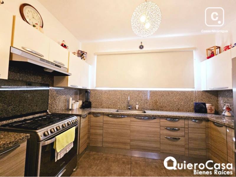 Casa en venta en Santo Domingo, Managua – 4 hab, 305 m²