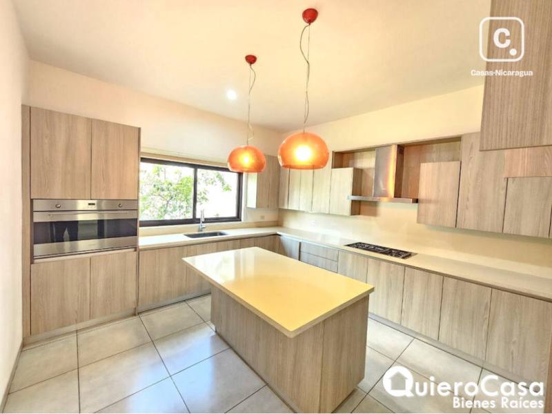 House for rent in Santo Domingo, Managua – 4 beds, 350 m²