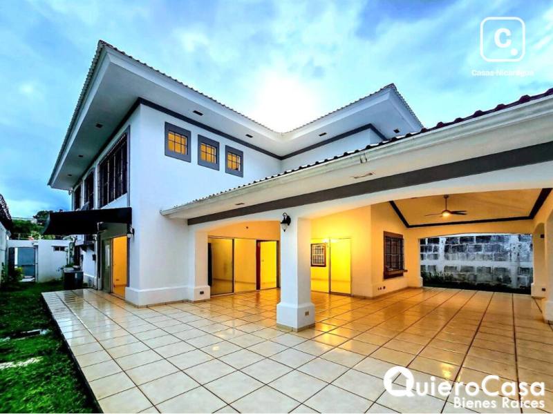 Casa en venta en Santo Domingo, Managua – 4 hab, 375 m², US$ 395,000