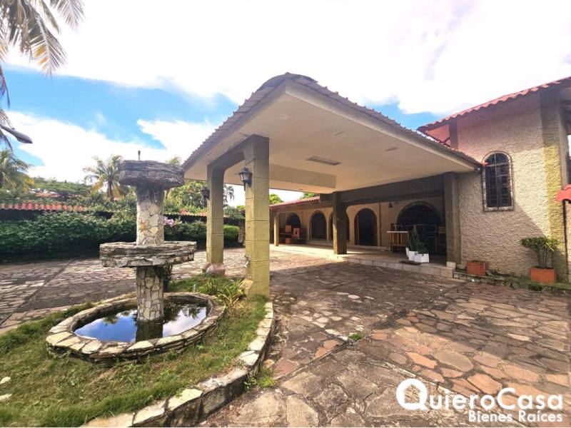 Casa en venta en Las Colinas, Managua – 7 hab, 343 m²