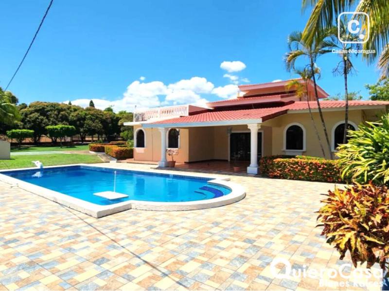 Casa en venta en Granada – 6 hab, 700 m²