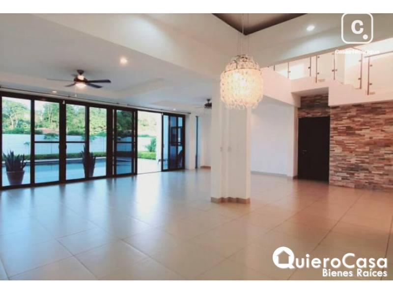 Casa en venta en Santo Domingo, Managua – 4 hab, 429 m²