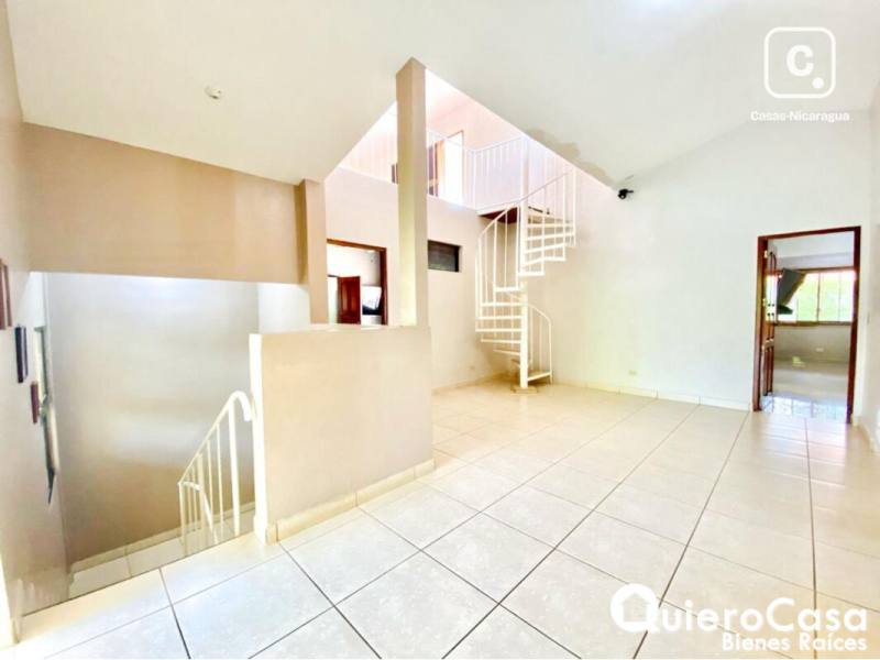 Casa en venta en Carretera Vieja a León, Managua – 4 hab, 555 m²