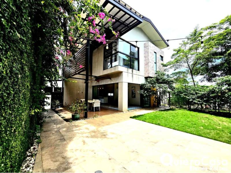 Casa en venta en Villa Fontana, Managua – 3 hab, 214 m²
