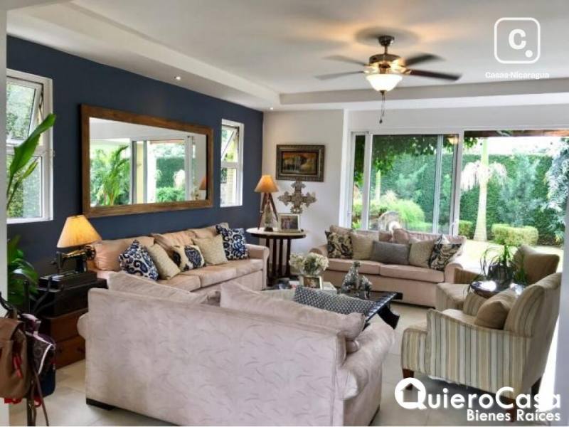 Casa en venta en Las Colinas, Managua – 4 hab, 365 m²