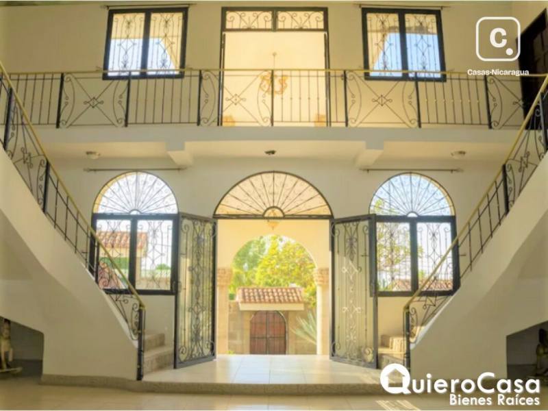 Casa en venta en Las Colinas, Managua – 8 hab, 1,000 m²