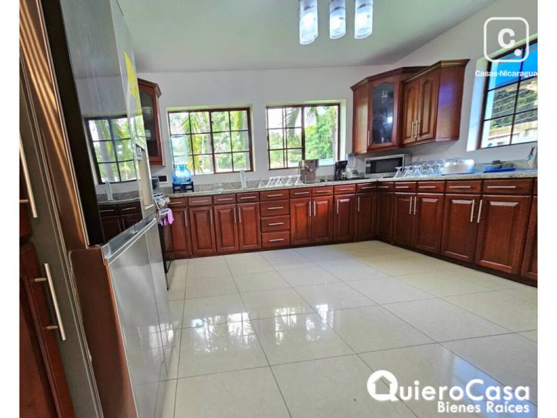 Casa en venta en Carretera Masaya, Managua – 4 hab, US$ 380,000