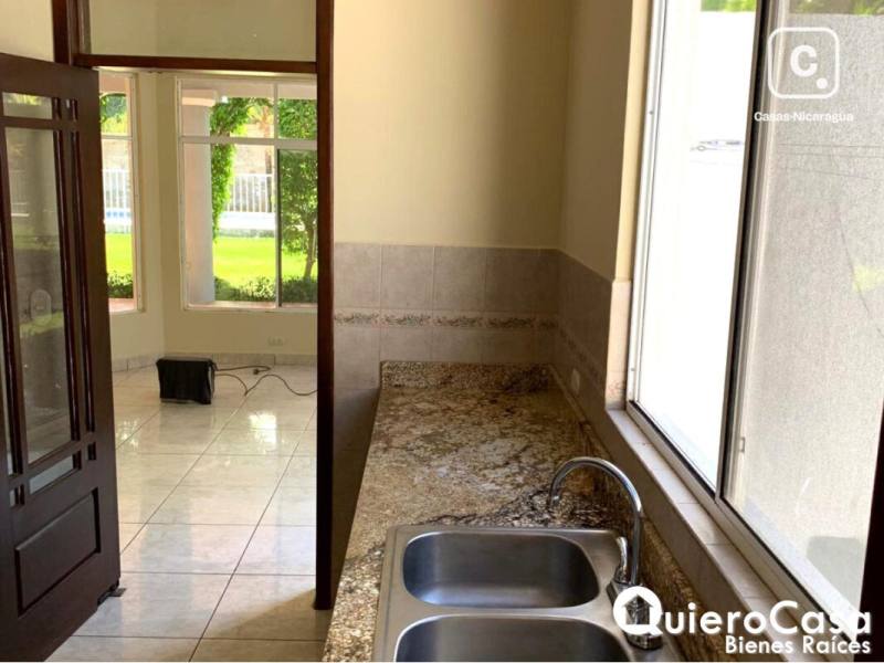 Casa en venta en Las Colinas, Managua – 4 hab, US$ 380,000