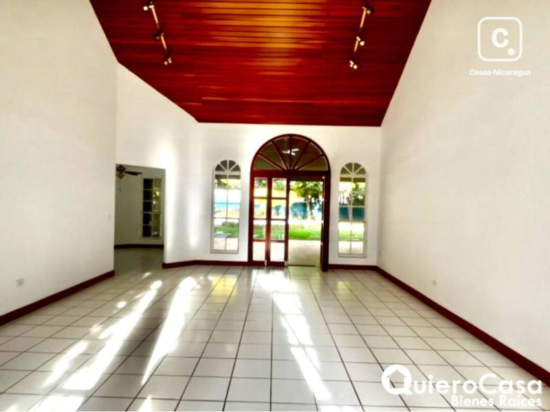 Casa en venta en Santo Domingo, Managua – 4 hab, 459 m², US$ 535,000