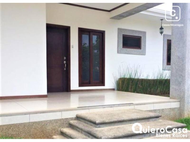 Casa en venta en Santo Domingo, Managua – 4 hab, 365 m², US$ 400,000