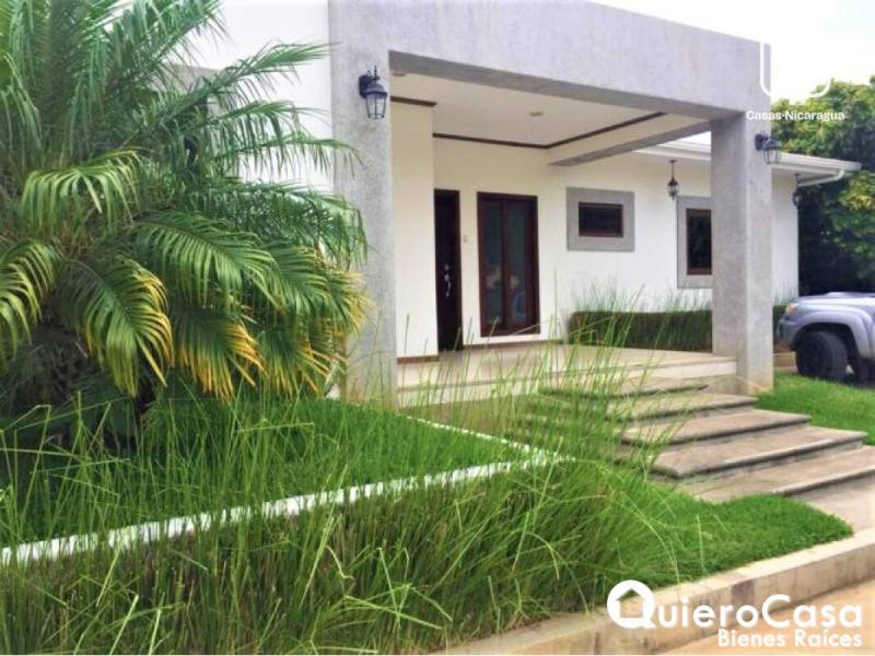 Casa en venta en Santo Domingo, Managua – 4 hab, 365 m², US$ 400,000