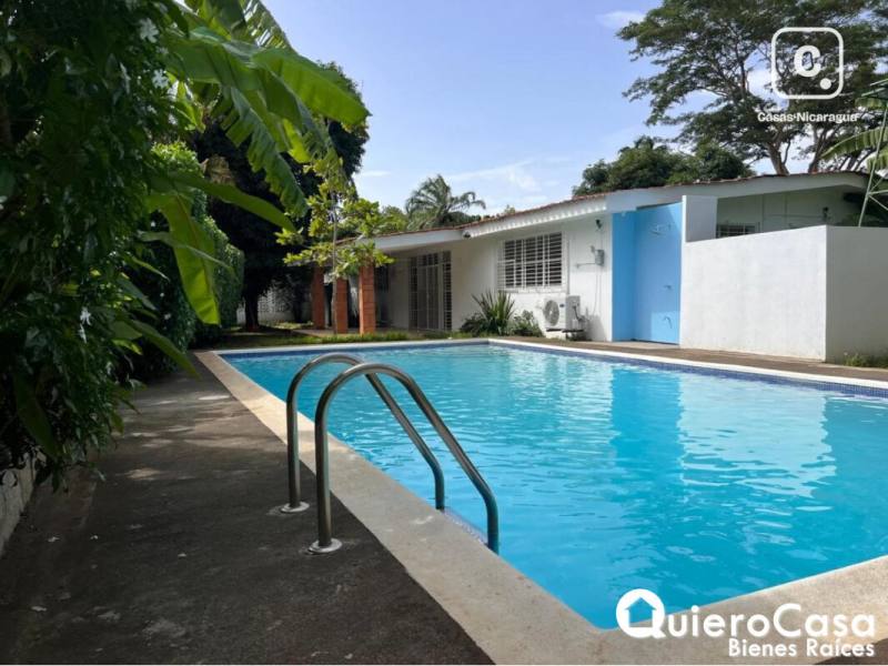 Casa en alquiler en Las Colinas, Managua – 4 hab, US$ 2,500/mes