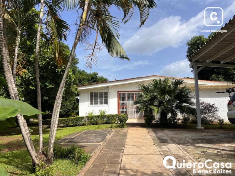 Casa en alquiler en Las Colinas, Managua – 4 hab, US$ 2,500/mes