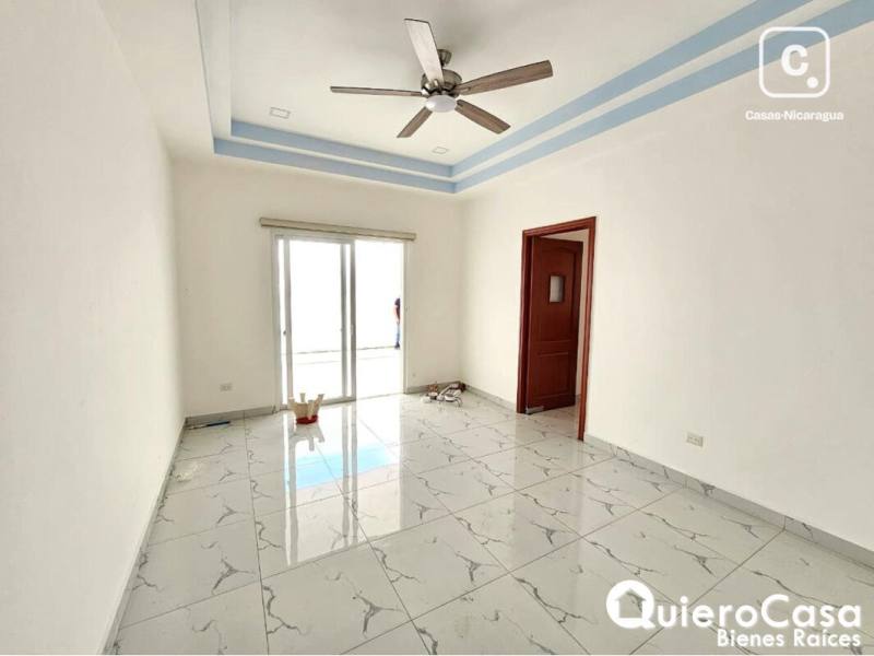 Casa en alquiler en Las Colinas, Managua – 4 hab, US$ 2,300/mes