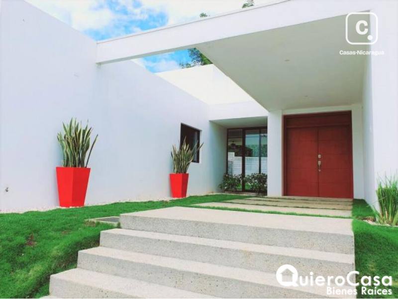 Casa en venta en Santo Domingo, Managua – 3 hab, 330 m²