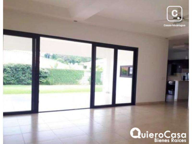 Casa en venta en Santo Domingo, Managua – 3 hab, 400 m², US$ 470,000