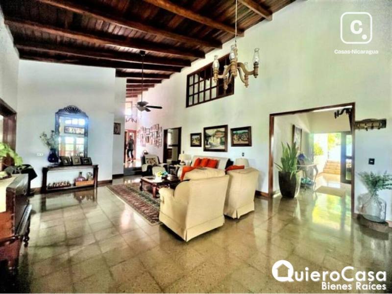 Casa en venta en Carretera Sur, Managua – 4 hab, 465 m²