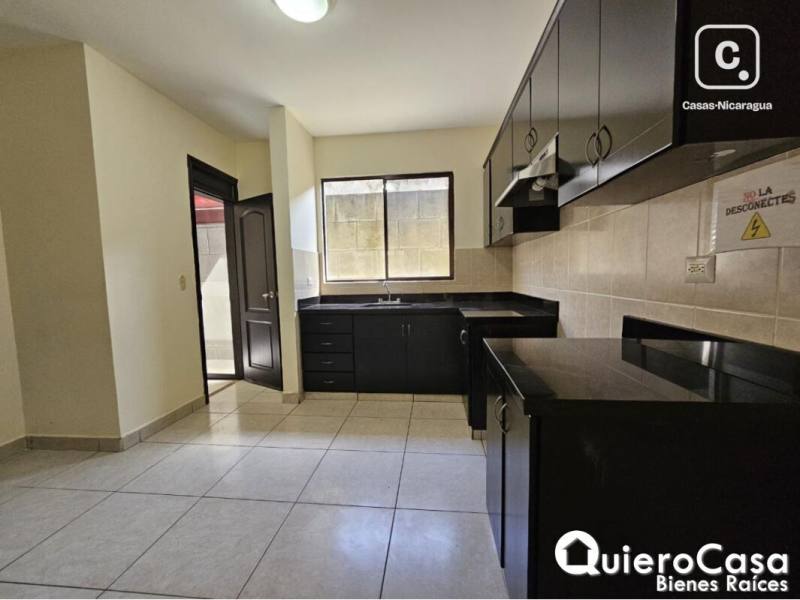 Casa en venta en Santo Domingo, Managua – 3 hab, 215 m², US$ 220,000