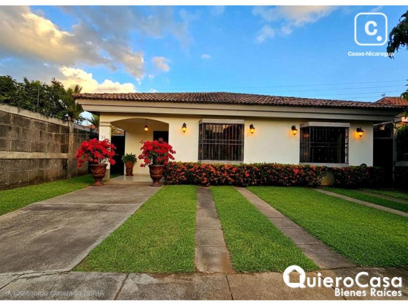 Casa en venta en Santo Domingo, Managua – 3 hab, 215 m², US$ 220,000