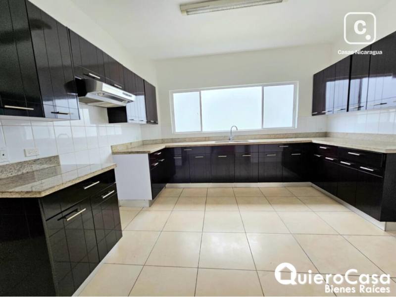 Casa en venta en Santo Domingo, Managua – 3 hab, 300 m²