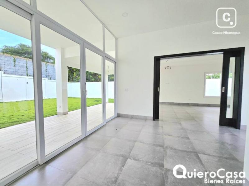 Casa en venta en Santo Domingo, Managua – 3 hab, 260 m², US$ 290,000