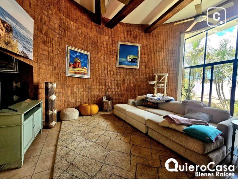 Casa en venta en Villa Fontana, Managua – 4 hab, 415 m²