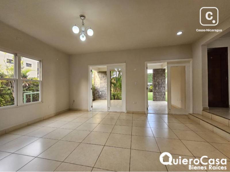 Casa en venta en Villa Fontana, Managua – 3 hab, 220 m²