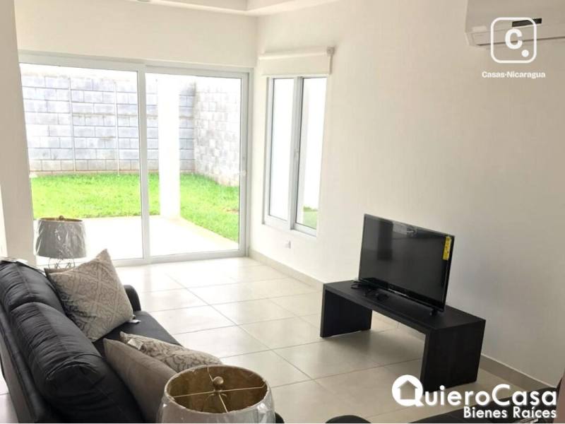 Casa en alquiler en Las Colinas, Managua – 3 hab, US$ 1,600/mes