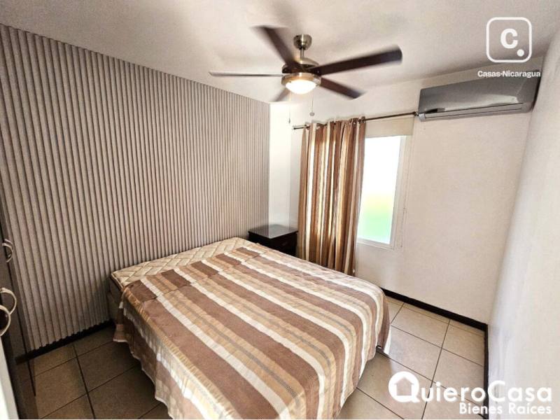 Casa en alquiler en Las Colinas, Managua – 3 hab, Ref QCCF2509