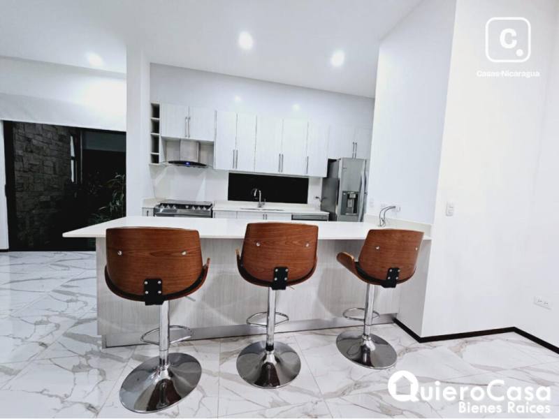 Casa en alquiler en Villa Fontana, Managua – 3 hab